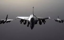 Tensions entre Alger et Paris : l’Algérie interdit son espace aérien aux avions militaires français