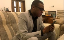 "Jakaarlo" : Youssou Ndour appelle en direct en félicite...