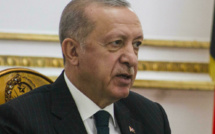 Turquie: Erdogan limoge des responsables et s'en prend aux médias