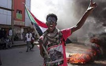 Soudan: des milliers de manifestants dans la rue contre le pouvoir militaire