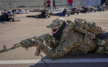 Des ressortissants étrangers quittent l'Ukraine face à la menace d'une invasion russe imminente