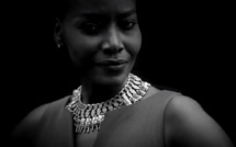 COUMBA GAWLO : SES MUSICIENS LUI RENDENT UN VIBRANT HOMMAGE.