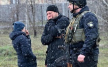 Autour de fosses communes ou dans la rue, Boutcha pleure ses morts après le retrait russe