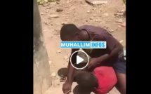 Après la vidéo d'un adolescent agressé choque la toile... Celui qui rouait de coups son camarade de classe et le "caméraman" finalement arrêtés (VIDÉO) Après la vidéo d'un adolescent agressé choque la toile... Celui qui rouait de coups son camarade de classe et le "caméraman" finalement arrêtés (VIDÉO)