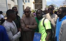 Tribunal de Dakar : Barthélémy Dias sur place pour prêter main forte aux manifestants arrêtés.