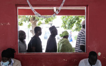 Législatives au Sénégal : le camp présidentiel, en tête, perd sa majorité absolue