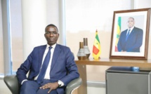 Passation de service – Le ministre Dame Diop rend même les clefs de sa voiture de fonction - Un exemple à suivre !