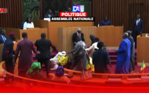 Assemblée nationale : Les députés de l’opposition arborent des brassards rouges