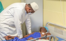 Photos: Le Président Macky Sall au chevêt des blessés à l’hôpital de Kaffrin