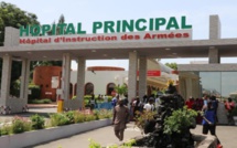 Coup de gueule ! Urgences de l’hôpital Principal de Dakar : Malgré un flux de patients, un préposé à la caisse délaisse son poste, pour un petit déjeuner