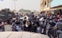 Dernière minute: Les choses dégénèrent, les forces de l’ordre arrosent le cortège d’Ousmane Sonko