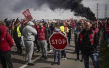 France : la contestation s'intensifie encore après l'adoption de la réforme des retraites