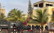 Les  forces de l’ordre barricadent à nouveau les abords du domicile de Sonko