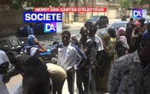 Dépôt des cartes d’électeur: la lenteur du processus dans les centres, décriée par les citoyens.