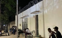 IMAGE DU JOUR- Son arrestation annoncée, des jeunes Ziguinchorois passent des nuits blanches    devant la maison de Sonko