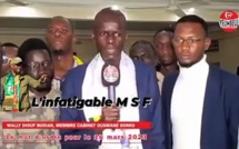 Des cocktails Molotov explosent les vitres de la maison de Waly Diouf Bodian, obligeant les marabouts présents, à sortir, selon un témoin.