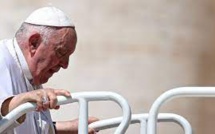 Le pape va être opéré mercredi pour un risque d'occlusion intestinale (Vatican)
