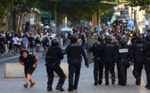Émeutes en France: 45.000 policiers et gendarmes à nouveau mobilisés dimanche soir