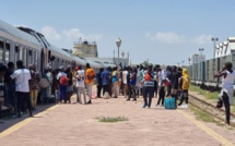 Tunisie : des centaines de migrants arrêtés à Sfax et envoyés dans le désert, à la frontière libyenne