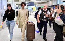 Roissy : arrivée de l'avocat Juan Branco après son expulsion du Sénégal (IMAGES)