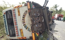 Louga : Un bus se renverse à l’entrée de la ville