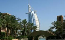 LE CÔTÉ OBSCUR DE DUBAÏ : LE FAUX PARADIS LE CÔTÉ OBSCUR DE DUBAÏ : LE FAUX PARADIS