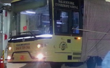 Arrêt sur image: "Les bus publics aux couleurs de l'Apr"