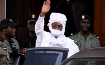 Habré attrait de force devant le prétoire