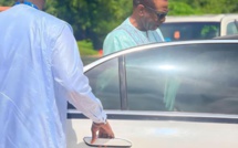 Décès de son ami Toumani  Diabate- Youssou Ndour à Bamako pour présenter ses condoléances