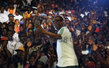 Le Selfie de Youssou Ndour avec ses fan's à Ziguinchor