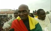 Souvenir!  Wade, Macky, Karim, Aminata Tall ensemble pour jubiler après la victoire des LIONS de football  en 2002