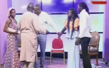 Vidéo: Thiaba de Walf TV se fait agresser en direct par son invitée .Regardez