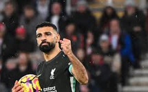 FACE À LA LANTERNE ROUGE, MO SALAH SAUVE LIVERPOOL QUI S'ÉCHAPPE EN TÊTE