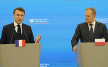 Avec Donald Tusk, Emmanuel Macron discute à Varsovie d'un renforcement du soutien à l'Ukraine