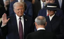 Le président Donald Trump signe le décret de grâce pour environ 1 500 d'assaillants du Capitole