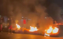 Agnam / Jets de pierres, pneus brûlés : les jeunes manifestent dans les rues après la levée de l’immunité parlementaire de Farba