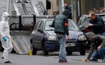 Attentats de Paris: deux suspects français arrêtés en Autriche Attentats de Paris: deux suspects français arrêtés en Autriche