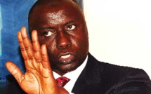 Réponse à Samba Thioub de "Rewmi": "  Idrissa Seck est un dealer (...) Il est devenu l’homme le plus petit du Sénégal, par la taille et par les idées.  (...) Réponse à Samba Thioub de "Rewmi": "  Idrissa Seck est un dealer (...) Il est devenu l’homme le plus petit du Sénégal, par la taille et par les idées.  (...)