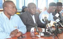 "Macky SALL n’a pas respecté la signature internationale du Sénégal en se conformant à cette décision, mais au mépris de la mesure administrative a récemment fait voyager avec lui quelqu’un  (ndlr: Ousmane Ngom)" Comité Directeur PDS "Macky SALL n’a pas respecté la signature internationale du Sénégal en se conformant à cette décision, mais au mépris de la mesure administrative a récemment fait voyager avec lui quelqu’un  (ndlr: Ousmane Ngom)" Comité Directeur PDS