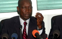 "Macky Sall est derrière cette arrestation d'Omar Sarr (...) A travers ce communiqué ,Omar Sarr ne s'est pas attaqué au Président de la République (...) dixit Me Amadou Sall "Macky Sall est derrière cette arrestation d'Omar Sarr (...) A travers ce communiqué ,Omar Sarr ne s'est pas attaqué au Président de la République (...) dixit Me Amadou Sall