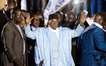 Retour annoncé de Me Wade à Dakar/  Une arrivée surveillée comme de l'huile sur le feu Retour annoncé de Me Wade à Dakar/  Une arrivée surveillée comme de l'huile sur le feu