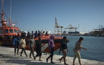 Horreur à bord du cayuco Par Tim Röhn, Antonio Sempere, Marie-Louise Ndiaye