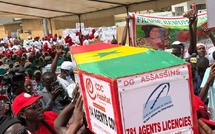 Célébration 1er mai- Le Collectif des travailleurs licenciés brandit des slogans très particuliers
