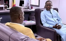 Le chanteur Pape Diouf, sa dame et une délégation de la "Génération Consciente"  filmés à la RTS