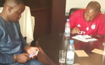 Grâce à Diogoye Faye, Cheikh Mbacké Gadiaga et Paco Jackson fument le calumet de la paix Grâce à Diogoye Faye, Cheikh Mbacké Gadiaga et Paco Jackson fument le calumet de la paix