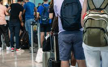 Grève dans l'aérien : près de 1 000 vols annulés, les vacanciers exaspérés