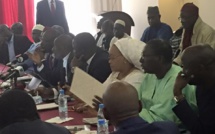 Leur rencontre s'est finalement tenue à huis clos/                     Que mijote l'opposition?    Leur rencontre s'est finalement tenue à huis clos/                     Que mijote l'opposition?