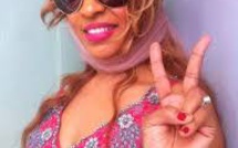  Arrêt sur image... Viviane Chudid défile les seins presque... nues