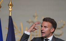 Emmanuel Macron soutient l'abrogation du Code noir mais appelle à la prudence sur les réparations