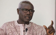 Monsieur le Président de la République, où trouvez-vous la force de regarder encore vos compatriotes les yeux dans les yeux ? Monsieur le Président de la République, où trouvez-vous la force de regarder encore vos compatriotes les yeux dans les yeux ?